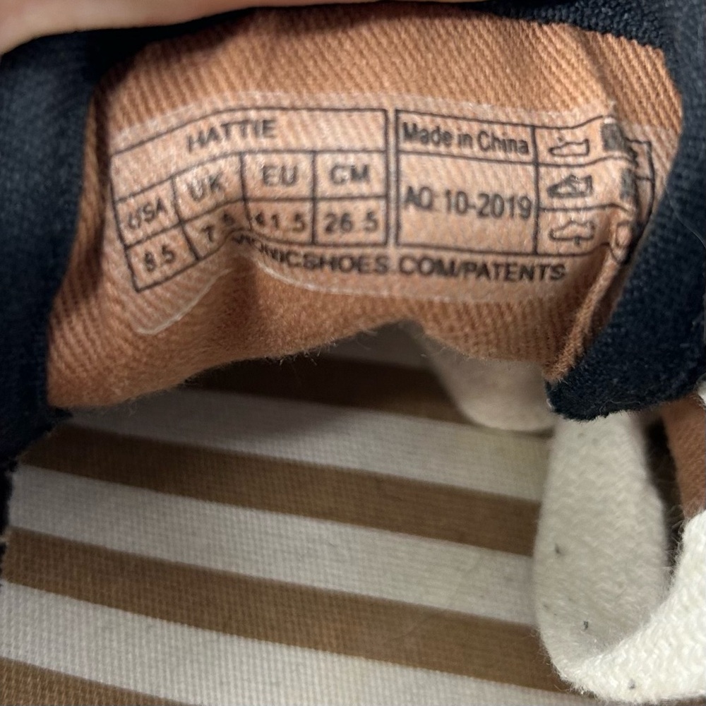 Vionic Black and White Women's Sneakers - Picture 8 of 8